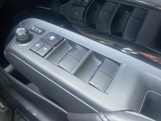 アクア G トヨタセーフティセンス 純正マルチメディア Bカメラ ビルトインETC Bluetooth フルセグTV オートライト オートハイビーム ドラレコ 100V電源 スマートキー プッシュスタート(17枚目)