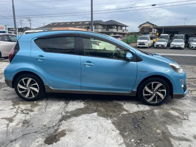 アクア X-アーバン 純正ナビ バックカメラ ハーフレザー Bluetooth フルセグ ETC ドライブレコーダー シートヒーター クリアランスソナー 純正16インチAW ステアリングスイッチ スマートキー DVD再生(4枚目)