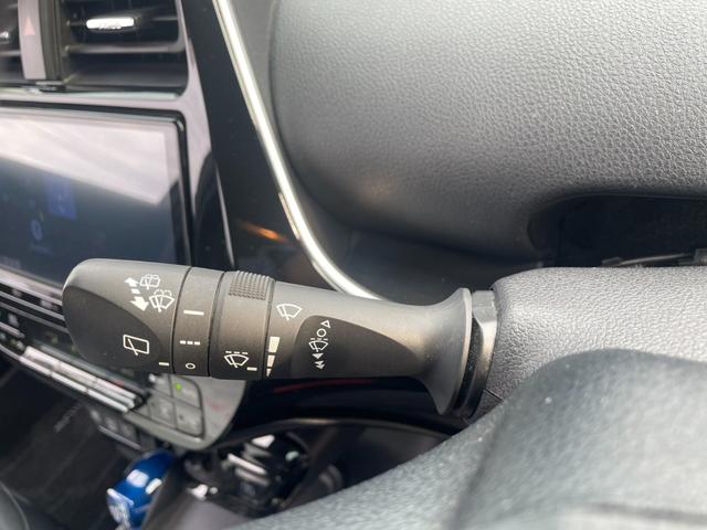 プリウス Ｓツーリングセレクション　ＴＳＳ　純正ナビ　Ｂカメラ　Ｂｌｕｅｔｏｏｔｈ　フルセグＴＶ　オートライト　オートハイビーム　レザーシート　シートヒーター　レーダークルーズコントロール　ビルトインＥＴＣ　ＬＥＤヘッドライト（15枚目）