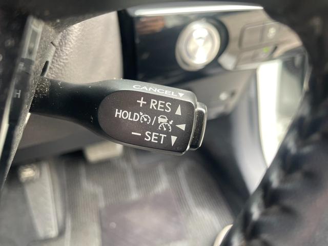 プリウス Ｓツーリングセレクション　ＴＳＳ　純正ナビ　Ｂカメラ　Ｂｌｕｅｔｏｏｔｈ　フルセグＴＶ　オートライト　オートハイビーム　レザーシート　シートヒーター　レーダークルーズコントロール　ビルトインＥＴＣ　ＬＥＤヘッドライト（18枚目）