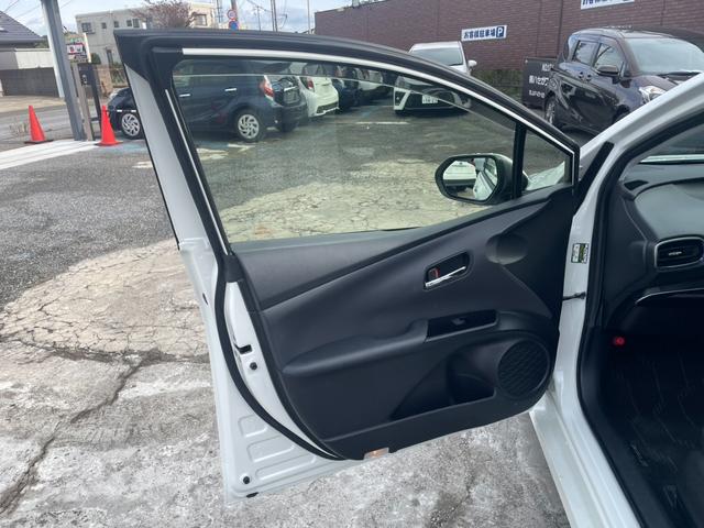 プリウス Ｓツーリングセレクション　ＴＳＳ　純正ナビ　Ｂカメラ　Ｂｌｕｅｔｏｏｔｈ　フルセグＴＶ　オートライト　オートハイビーム　レザーシート　シートヒーター　レーダークルーズコントロール　ビルトインＥＴＣ　ＬＥＤヘッドライト（25枚目）