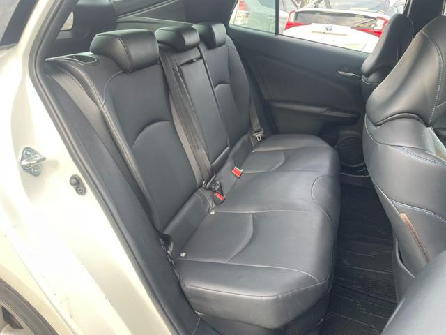 プリウス Ｓツーリングセレクション　ＴＳＳ　純正ナビ　Ｂカメラ　Ｂｌｕｅｔｏｏｔｈ　フルセグＴＶ　オートライト　オートハイビーム　レザーシート　シートヒーター　レーダークルーズコントロール　ビルトインＥＴＣ　ＬＥＤヘッドライト（30枚目）