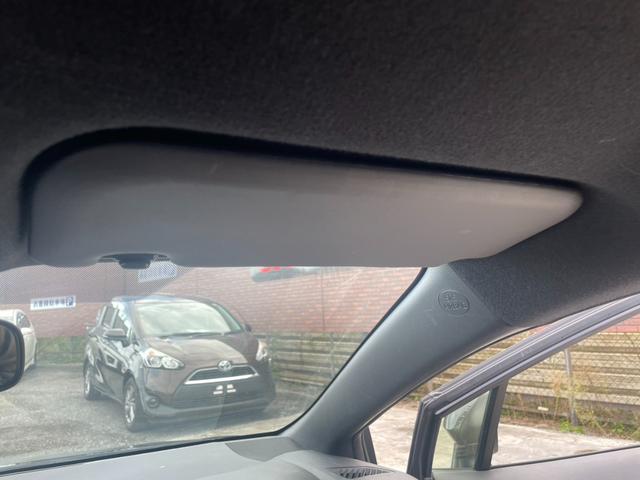 カローラツーリング ハイブリッド　ダブルバイビー　トヨタセーフティセンス　ＢＳＭ　ディスプレイオーディオ　Ｂｌｕｅｔｏｏｔｈ　フルセグＴＶ　オートライト　オートハイビーム　ＥＴＣ　ハーフレザーシート　シートヒーター　ハンドルヒーター　レーダークルコン（17枚目）