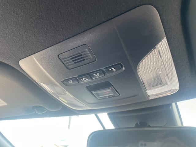 カローラツーリング ハイブリッド　ダブルバイビー　トヨタセーフティセンス　ＢＳＭ　ディスプレイオーディオ　Ｂｌｕｅｔｏｏｔｈ　フルセグＴＶ　オートライト　オートハイビーム　ＥＴＣ　ハーフレザーシート　シートヒーター　ハンドルヒーター　レーダークルコン（19枚目）