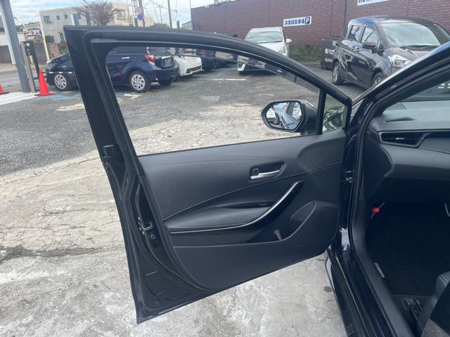 カローラツーリング ハイブリッド　ダブルバイビー　トヨタセーフティセンス　ＢＳＭ　ディスプレイオーディオ　Ｂｌｕｅｔｏｏｔｈ　フルセグＴＶ　オートライト　オートハイビーム　ＥＴＣ　ハーフレザーシート　シートヒーター　ハンドルヒーター　レーダークルコン（25枚目）