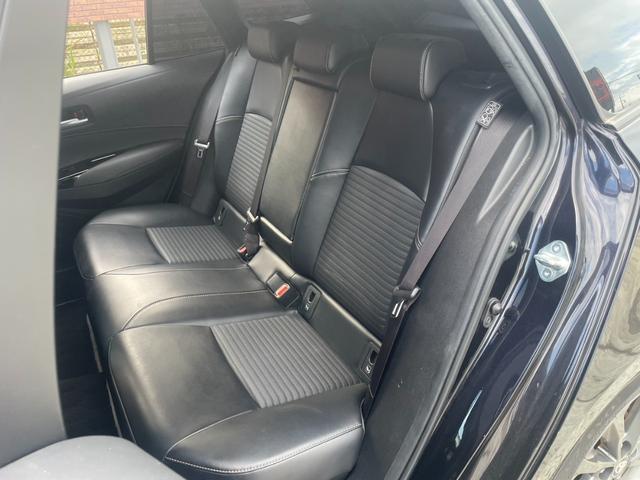 カローラツーリング ハイブリッド　ダブルバイビー　トヨタセーフティセンス　ＢＳＭ　ディスプレイオーディオ　Ｂｌｕｅｔｏｏｔｈ　フルセグＴＶ　オートライト　オートハイビーム　ＥＴＣ　ハーフレザーシート　シートヒーター　ハンドルヒーター　レーダークルコン（32枚目）