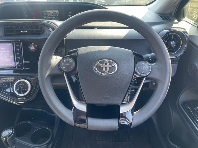 アクア Sスタイルブラック TSS 純正ナビ Bカメラ Bluetooth フルセグTV オートライト オートハイビーム LEDヘッドライト ステアリングリモコン ビルトインETC クルコン クリアランスソナー シートヒーター(5枚目)