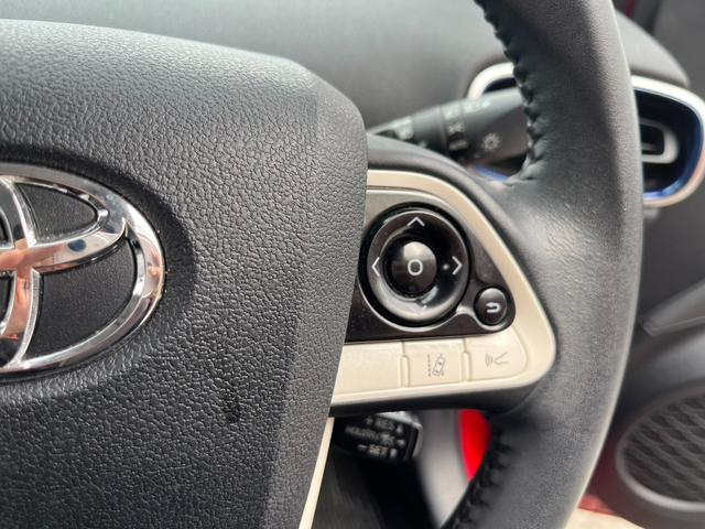 プリウス Ａツーリングセレクション　純正９インチ大型ナビ　黒レザー　バックカメラ　ブラインドスポットモニター　純正１７インチＡＷ　Ｂｌｕｅｔｏｏｔｈ　レーダークルーズコントロール　ＨＵＤ　ＬＥＤヘッドライト　ＥＴＣ　左右シートヒーター（6枚目）