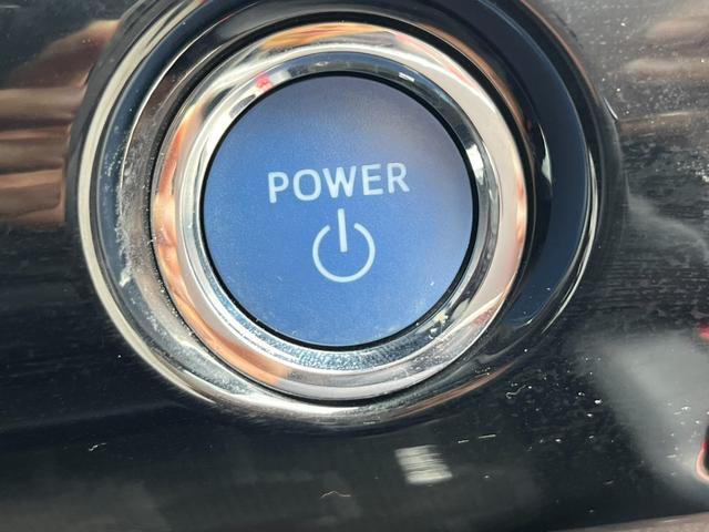 プリウス Ａツーリングセレクション　純正９インチ大型ナビ　黒レザー　バックカメラ　ブラインドスポットモニター　純正１７インチＡＷ　Ｂｌｕｅｔｏｏｔｈ　レーダークルーズコントロール　ＨＵＤ　ＬＥＤヘッドライト　ＥＴＣ　左右シートヒーター（10枚目）