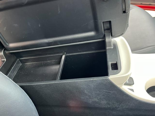 プリウス Ａツーリングセレクション　純正９インチ大型ナビ　黒レザー　バックカメラ　ブラインドスポットモニター　純正１７インチＡＷ　Ｂｌｕｅｔｏｏｔｈ　レーダークルーズコントロール　ＨＵＤ　ＬＥＤヘッドライト　ＥＴＣ　左右シートヒーター（15枚目）