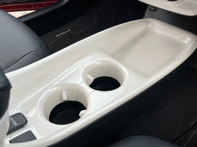 プリウス Ａツーリングセレクション　純正９インチ大型ナビ　黒レザー　バックカメラ　ブラインドスポットモニター　純正１７インチＡＷ　Ｂｌｕｅｔｏｏｔｈ　レーダークルーズコントロール　ＨＵＤ　ＬＥＤヘッドライト　ＥＴＣ　左右シートヒーター（16枚目）