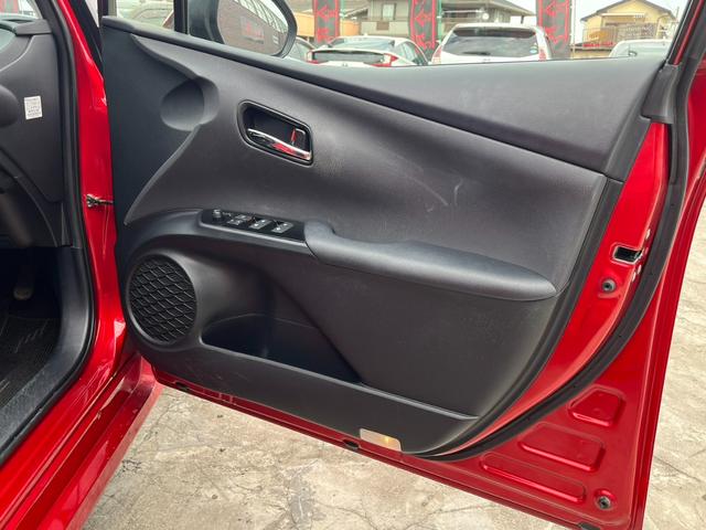 プリウス Ａツーリングセレクション　純正９インチ大型ナビ　黒レザー　バックカメラ　ブラインドスポットモニター　純正１７インチＡＷ　Ｂｌｕｅｔｏｏｔｈ　レーダークルーズコントロール　ＨＵＤ　ＬＥＤヘッドライト　ＥＴＣ　左右シートヒーター（28枚目）