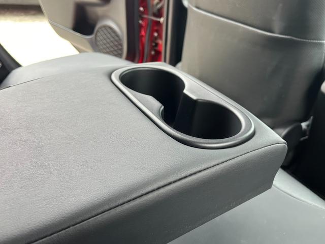 プリウス Ａツーリングセレクション　純正９インチ大型ナビ　黒レザー　バックカメラ　ブラインドスポットモニター　純正１７インチＡＷ　Ｂｌｕｅｔｏｏｔｈ　レーダークルーズコントロール　ＨＵＤ　ＬＥＤヘッドライト　ＥＴＣ　左右シートヒーター（35枚目）