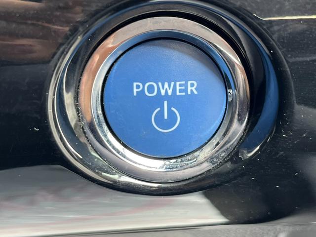 プリウス Ｓ　純正ナビ　トヨタセーフティセンス　ＡＣ１００Ｖ電源　バックカメラ　Ｂｌｕｅｔｏｏｔｈ　レーダークルーズコントロール　レーンキープアシスト　ＥＴＣ　オートハイビーム　ＬＥＤヘッドライト　コーナーセンサー（10枚目）