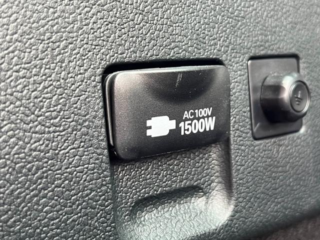 プリウス Ｓ　純正ナビ　トヨタセーフティセンス　ＡＣ１００Ｖ電源　バックカメラ　Ｂｌｕｅｔｏｏｔｈ　レーダークルーズコントロール　レーンキープアシスト　ＥＴＣ　オートハイビーム　ＬＥＤヘッドライト　コーナーセンサー（15枚目）