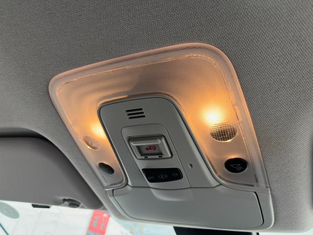 プリウス Ｓ　純正ナビ　トヨタセーフティセンス　ＡＣ１００Ｖ電源　バックカメラ　Ｂｌｕｅｔｏｏｔｈ　レーダークルーズコントロール　レーンキープアシスト　ＥＴＣ　オートハイビーム　ＬＥＤヘッドライト　コーナーセンサー（27枚目）