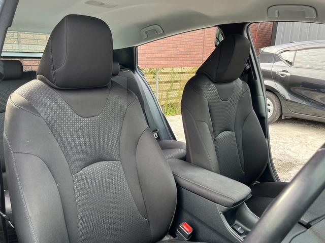 プリウス Ｓ　純正ナビ　トヨタセーフティセンス　ＡＣ１００Ｖ電源　バックカメラ　Ｂｌｕｅｔｏｏｔｈ　レーダークルーズコントロール　レーンキープアシスト　ＥＴＣ　オートハイビーム　ＬＥＤヘッドライト　コーナーセンサー（32枚目）