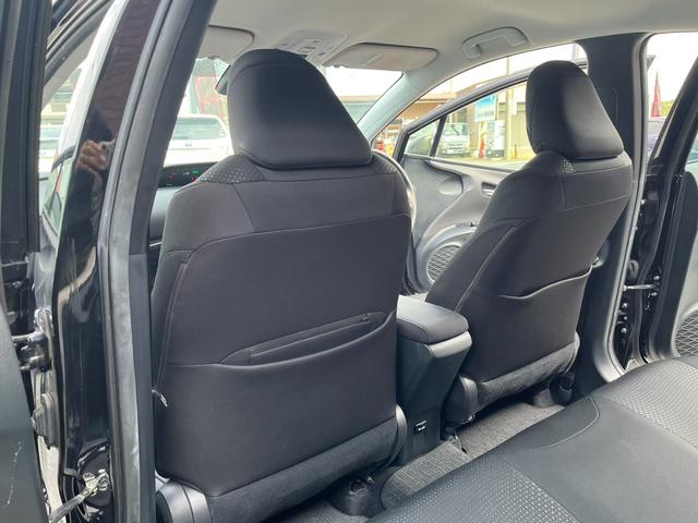 プリウス Ｓ　純正ナビ　トヨタセーフティセンス　ＡＣ１００Ｖ電源　バックカメラ　Ｂｌｕｅｔｏｏｔｈ　レーダークルーズコントロール　レーンキープアシスト　ＥＴＣ　オートハイビーム　ＬＥＤヘッドライト　コーナーセンサー（39枚目）