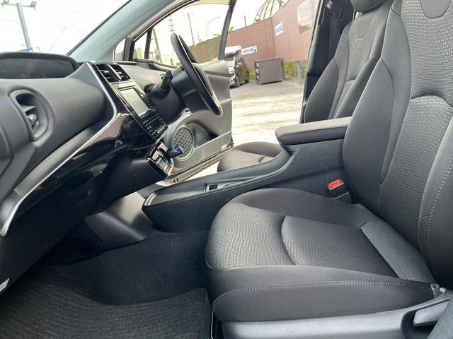 プリウス Ｓ　純正ナビ　トヨタセーフティセンス　ＡＣ１００Ｖ電源　バックカメラ　Ｂｌｕｅｔｏｏｔｈ　レーダークルーズコントロール　レーンキープアシスト　ＥＴＣ　オートハイビーム　ＬＥＤヘッドライト　コーナーセンサー（43枚目）