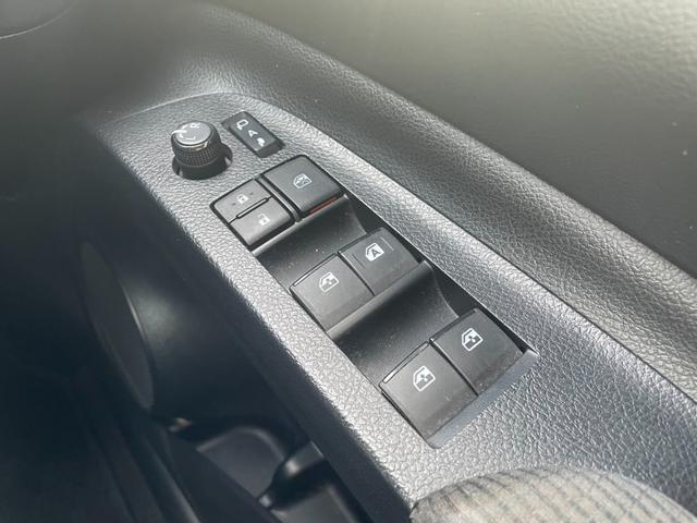 シエンタ ハイブリッド　ファンベースＧ　トヨタセーフティセンス　純正ナビ　Ｂカメラ　ビルトインＥＴＣ　Ｂｌｕｅｔｏｏｔｈ　地デジ　両側パワースライドドア　クリアランスソナー　オートハイビーム　ＬＥＤヘッドライト　ドライブレコーダー（16枚目）