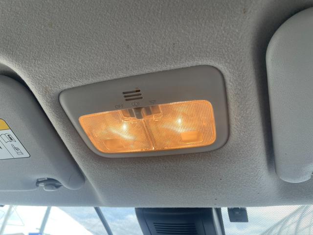 シエンタ ハイブリッド　ファンベースＧ　トヨタセーフティセンス　純正ナビ　Ｂカメラ　ビルトインＥＴＣ　Ｂｌｕｅｔｏｏｔｈ　地デジ　両側パワースライドドア　クリアランスソナー　オートハイビーム　ＬＥＤヘッドライト　ドライブレコーダー（21枚目）