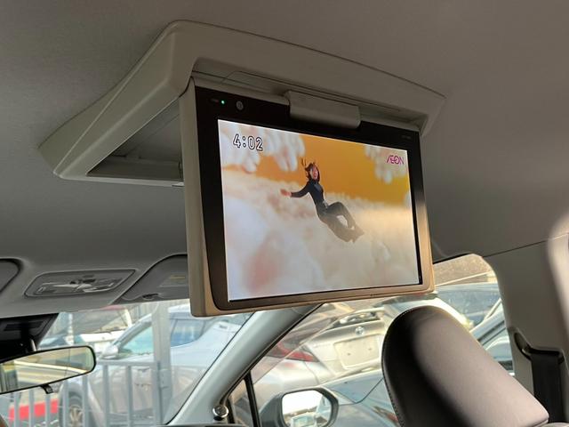 シエンタ ハイブリッドＧ　クエロ　モデリスタエアロ　フリップダウンモニター　両側パワースライドドア　ハーフレザー　純正ナビ　左右シートヒーター　バックカメラ　ＥＴＣ　トヨタセーフティセンス　ＬＥＤヘッドライト　ドラレコ　ＤＶＤ再生（7枚目）