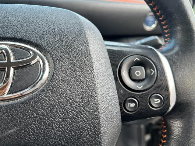 シエンタ ハイブリッドＧ　クエロ　モデリスタエアロ　フリップダウンモニター　両側パワースライドドア　ハーフレザー　純正ナビ　左右シートヒーター　バックカメラ　ＥＴＣ　トヨタセーフティセンス　ＬＥＤヘッドライト　ドラレコ　ＤＶＤ再生（11枚目）