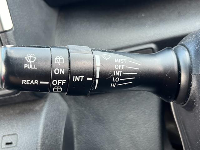 シエンタ ハイブリッドＧ　クエロ　モデリスタエアロ　フリップダウンモニター　両側パワースライドドア　ハーフレザー　純正ナビ　左右シートヒーター　バックカメラ　ＥＴＣ　トヨタセーフティセンス　ＬＥＤヘッドライト　ドラレコ　ＤＶＤ再生（12枚目）