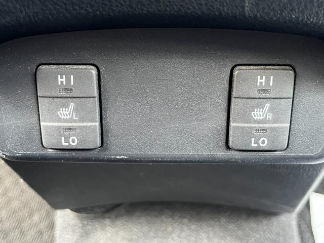 シエンタ ハイブリッドＧ　クエロ　モデリスタエアロ　フリップダウンモニター　両側パワースライドドア　ハーフレザー　純正ナビ　左右シートヒーター　バックカメラ　ＥＴＣ　トヨタセーフティセンス　ＬＥＤヘッドライト　ドラレコ　ＤＶＤ再生（18枚目）