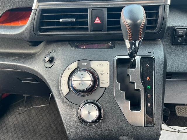 シエンタ ハイブリッドＧ　クエロ　モデリスタエアロ　フリップダウンモニター　両側パワースライドドア　ハーフレザー　純正ナビ　左右シートヒーター　バックカメラ　ＥＴＣ　トヨタセーフティセンス　ＬＥＤヘッドライト　ドラレコ　ＤＶＤ再生（19枚目）