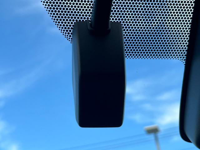 シエンタ ハイブリッドＧ　クエロ　モデリスタエアロ　フリップダウンモニター　両側パワースライドドア　ハーフレザー　純正ナビ　左右シートヒーター　バックカメラ　ＥＴＣ　トヨタセーフティセンス　ＬＥＤヘッドライト　ドラレコ　ＤＶＤ再生（23枚目）