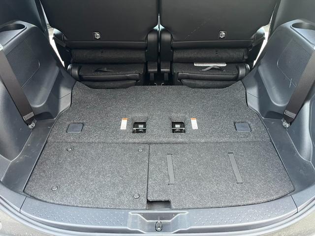 シエンタ ハイブリッドＧ　クエロ　モデリスタエアロ　フリップダウンモニター　両側パワースライドドア　ハーフレザー　純正ナビ　左右シートヒーター　バックカメラ　ＥＴＣ　トヨタセーフティセンス　ＬＥＤヘッドライト　ドラレコ　ＤＶＤ再生（34枚目）