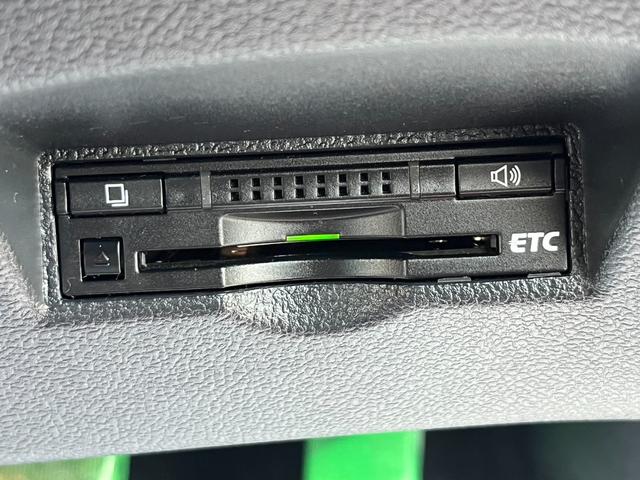 プリウス A 純正9インチ大型ナビ バックカメラ コーナーセンサー DVD再生 レーダークルーズコントロール トヨタセーフティセンス ブラインドスポットモニター ヘッドアップディスプレイ LEDヘッドライト ETC(10枚目)