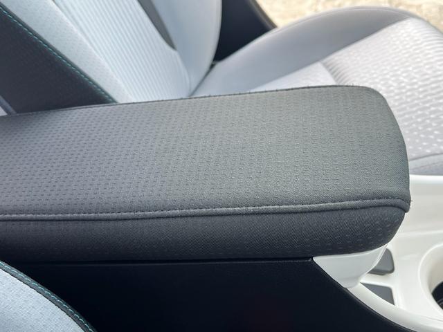 プリウス A 純正9インチ大型ナビ バックカメラ コーナーセンサー DVD再生 レーダークルーズコントロール トヨタセーフティセンス ブラインドスポットモニター ヘッドアップディスプレイ LEDヘッドライト ETC(11枚目)