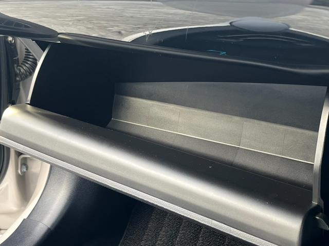 プリウス A 純正9インチ大型ナビ バックカメラ コーナーセンサー DVD再生 レーダークルーズコントロール トヨタセーフティセンス ブラインドスポットモニター ヘッドアップディスプレイ LEDヘッドライト ETC(20枚目)