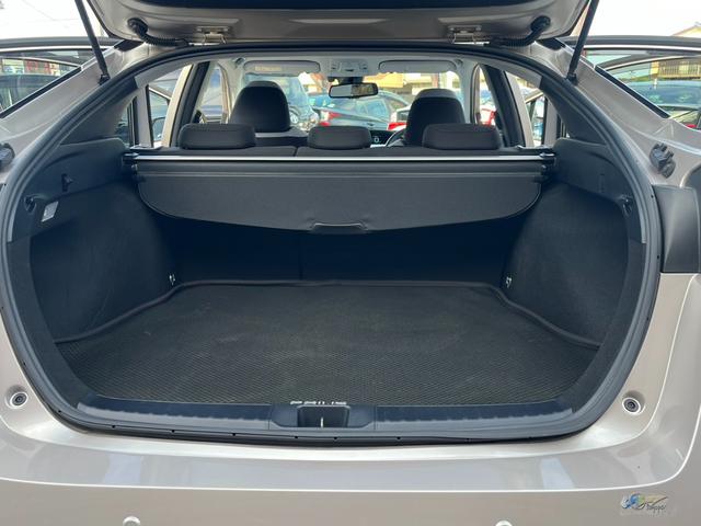 プリウス A 純正9インチ大型ナビ バックカメラ コーナーセンサー DVD再生 レーダークルーズコントロール トヨタセーフティセンス ブラインドスポットモニター ヘッドアップディスプレイ LEDヘッドライト ETC(33枚目)