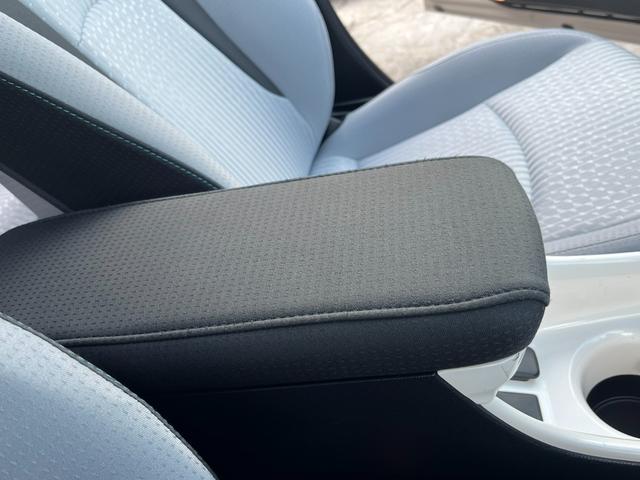 プリウス A 純正ナビ Bluetooth ヘッドアップディスプレイ Bカメラ ブラインドスポットモニター トヨタセーフティセンス ETC LEDヘッドライト ドラレコ 純正15インチAW レーダークルコン(13枚目)