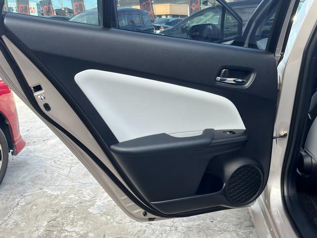 プリウス A 純正ナビ Bluetooth ヘッドアップディスプレイ Bカメラ ブラインドスポットモニター トヨタセーフティセンス ETC LEDヘッドライト ドラレコ 純正15インチAW レーダークルコン(35枚目)