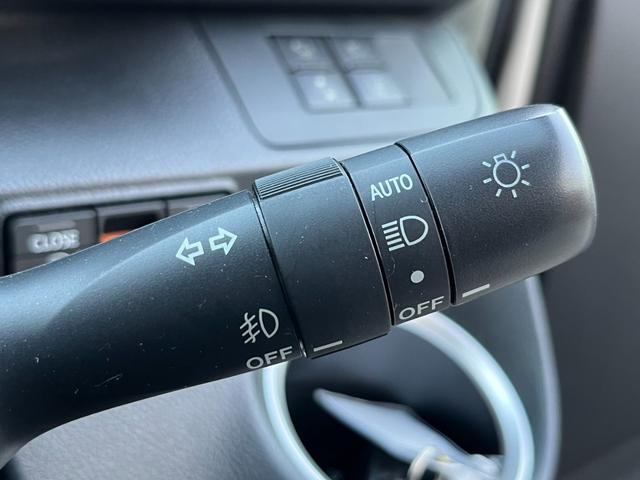 シエンタ ハイブリッド ファンベースGセーフティーエディション 純正9インチ大型ナビ パノラミックビューモニター 両側パワースライドドア コーナーセンサー LEDヘッドライト ドライブレコーダー シートヒーター ステアリングヒーター トヨタセーフティセンス ETC(9枚目)