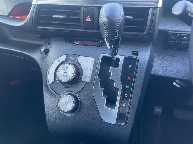 シエンタ ハイブリッドＧ　トヨタセーフティセンス　純正ナビ　Ｂカメラ　Ｂｌｕｅｔｏｏｔｈ　両側パワスラ　ビルトインＥＴＣ２．０　ステアリングリモコン　シートヒーター　オートライト　オートハイビーム　ＬＥＤヘッドライト（10枚目）