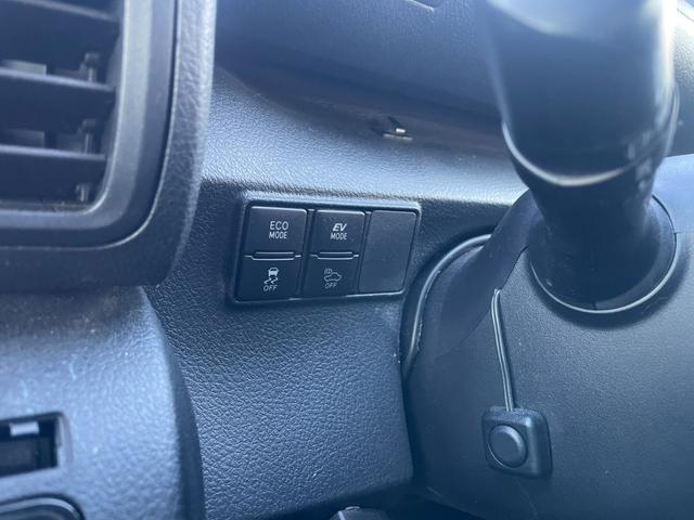 シエンタ ハイブリッドＧ　トヨタセーフティセンス　純正ナビ　Ｂカメラ　Ｂｌｕｅｔｏｏｔｈ　両側パワスラ　ビルトインＥＴＣ２．０　ステアリングリモコン　シートヒーター　オートライト　オートハイビーム　ＬＥＤヘッドライト（11枚目）