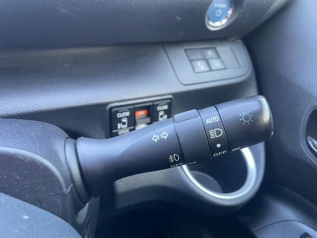 シエンタ ハイブリッドＧ　トヨタセーフティセンス　純正ナビ　Ｂカメラ　Ｂｌｕｅｔｏｏｔｈ　両側パワスラ　ビルトインＥＴＣ２．０　ステアリングリモコン　シートヒーター　オートライト　オートハイビーム　ＬＥＤヘッドライト（17枚目）