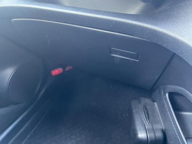 シエンタ ハイブリッドＧ　トヨタセーフティセンス　純正ナビ　Ｂカメラ　Ｂｌｕｅｔｏｏｔｈ　両側パワスラ　ビルトインＥＴＣ２．０　ステアリングリモコン　シートヒーター　オートライト　オートハイビーム　ＬＥＤヘッドライト（24枚目）