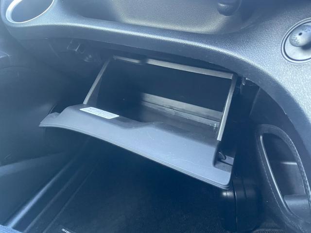 シエンタ ハイブリッドＧ　トヨタセーフティセンス　純正ナビ　Ｂカメラ　Ｂｌｕｅｔｏｏｔｈ　両側パワスラ　ビルトインＥＴＣ２．０　ステアリングリモコン　シートヒーター　オートライト　オートハイビーム　ＬＥＤヘッドライト（25枚目）