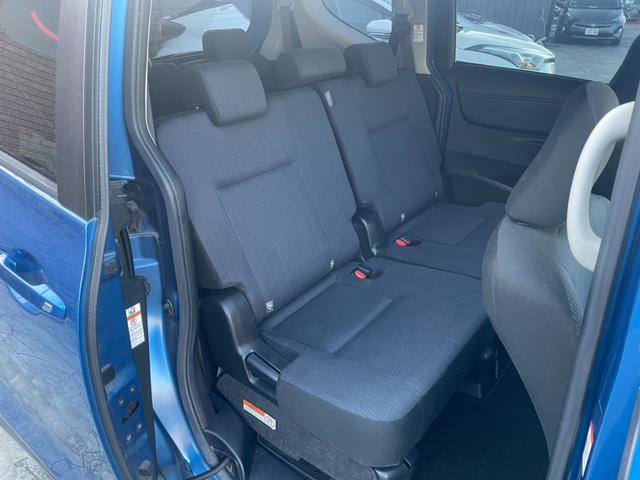 シエンタ ハイブリッドＧ　トヨタセーフティセンス　純正ナビ　Ｂカメラ　Ｂｌｕｅｔｏｏｔｈ　両側パワスラ　ビルトインＥＴＣ２．０　ステアリングリモコン　シートヒーター　オートライト　オートハイビーム　ＬＥＤヘッドライト（31枚目）