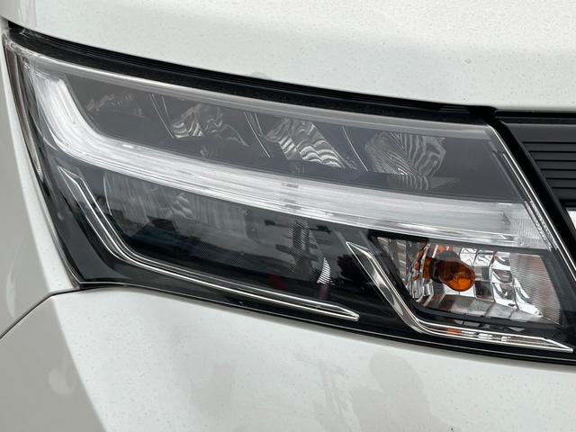 タンク カスタムＧ－Ｔ　モデリスタエアロ　純正９インチ大型ナビ　両側パワースライドドア　スマートアシスト　ＨＤＭＩ　フルセグ　ドライブレコーダー　バックカメラ　Ｂｌｕｅｔｏｏｔｈ　ＬＥＤヘッドライト　ＥＴＣ　ＣＤ・ＤＶＤ再生（44枚目）