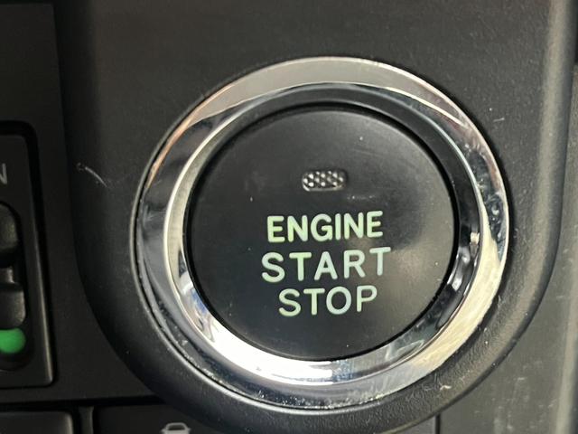 タンク カスタムＧ－Ｔ　純正ナビ　バックカメラ　両側パワースライドドア　Ｂｌｕｅｔｏｏｔｈ　クルーズコントロール　１５インチ純正ＡＷ　ＬＥＤヘッドライト　ＥＴＣ　スマートアシスト　レーンアシスト　フォグランプ　スマートキー（12枚目）