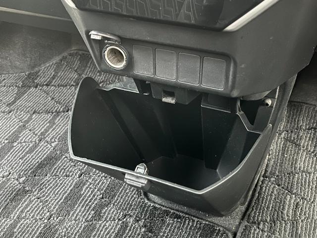 タンク カスタムＧ－Ｔ　純正ナビ　バックカメラ　両側パワースライドドア　Ｂｌｕｅｔｏｏｔｈ　クルーズコントロール　１５インチ純正ＡＷ　ＬＥＤヘッドライト　ＥＴＣ　スマートアシスト　レーンアシスト　フォグランプ　スマートキー（22枚目）