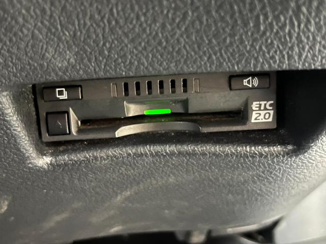 シエンタ ハイブリッドＸ　両側パワースライドドア　純正ナビ　トヨタセーフティセンス　左右シートヒーター　コーナーセンサー　ＤＶＤ再生　Ｂｌｕｅｔｏｏｔｈ　フルセグ　ＬＥＤヘッドライト　ＥＴＣ　オートハイビーム　スマートキー（12枚目）