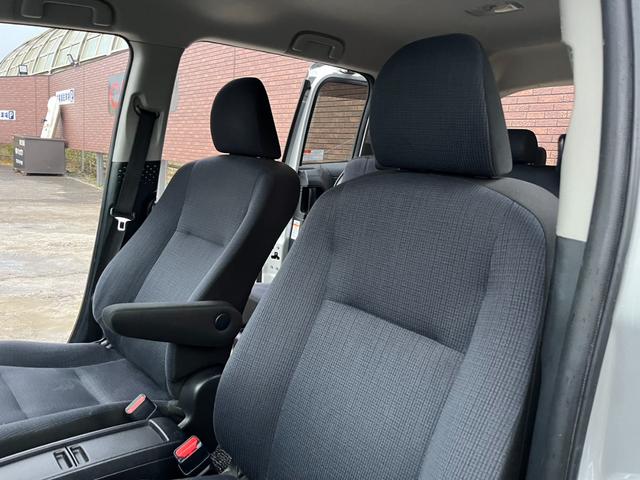 シエンタ ハイブリッドＸ　両側パワースライドドア　純正ナビ　トヨタセーフティセンス　左右シートヒーター　コーナーセンサー　ＤＶＤ再生　Ｂｌｕｅｔｏｏｔｈ　フルセグ　ＬＥＤヘッドライト　ＥＴＣ　オートハイビーム　スマートキー（41枚目）